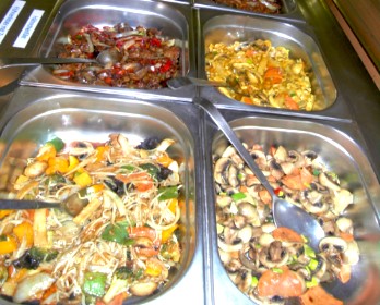 Mongolisches Grillbuffet, frische Zutaten, t&auml;glich neu