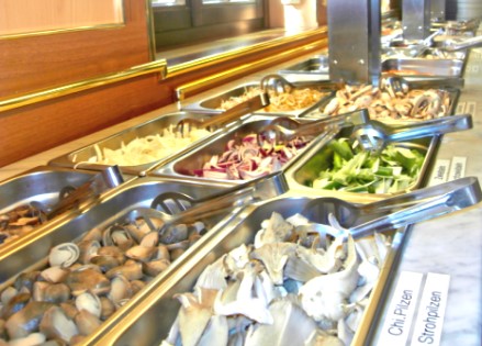 Mongolisches Grillbuffet, frische Zutaten, t&auml;glich neu
