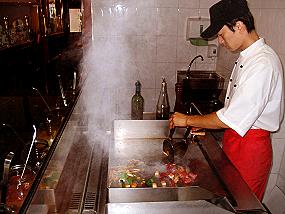schrittweise Zubereitung am Mongolischen Grill