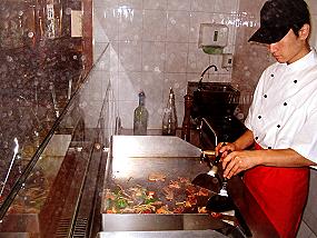 schrittweise Zubereitung am Mongolischen Grill